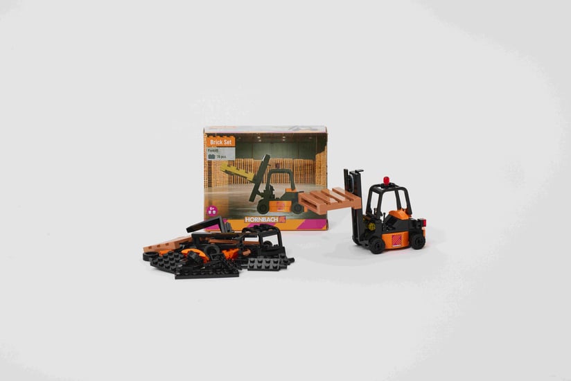 NovaBrix Hornbach Forklift Box and Bricks